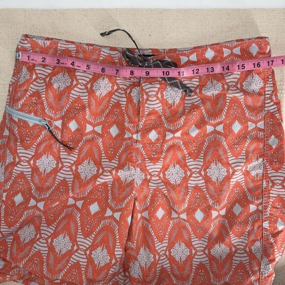Patagonia Board Shorts Men’s Size 32 - Picture 8 of 10